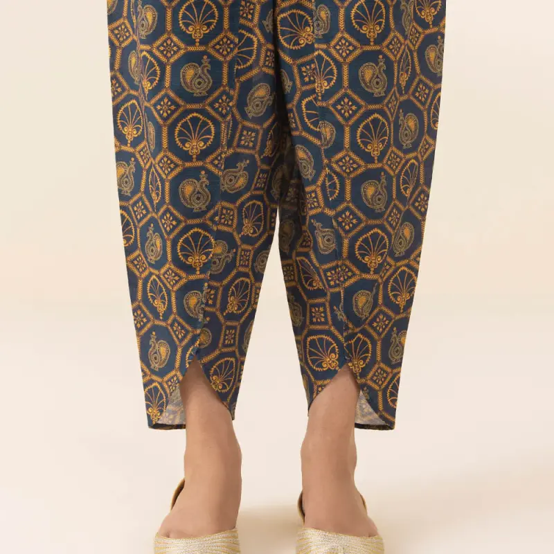 3 Piece - Embroidered Light Khaddar Suit